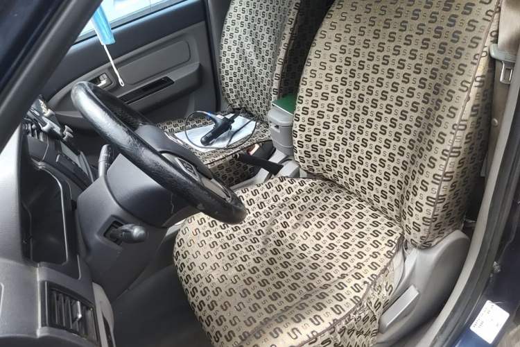 Used BAIC Weiwang M20 2013 1.5L Prestige Version BJ415B Left Front Seat