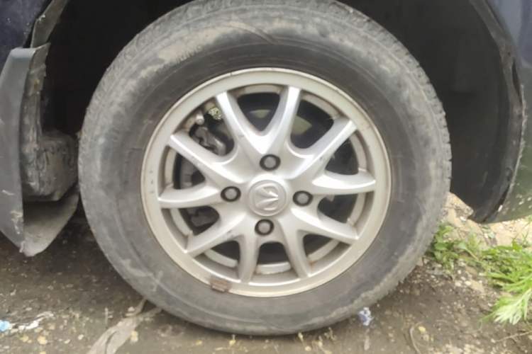 Used BAIC Weiwang M20 2013 1.5L Prestige Version BJ415B Right Front Wheel Hub
