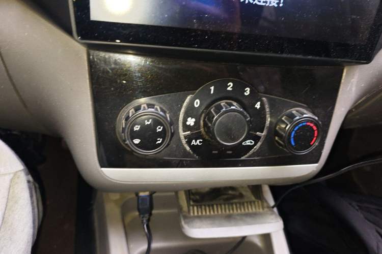 Used BAIC Weiwang M20 2013 1.5L Power Type BJ415A Audio And AC Panel