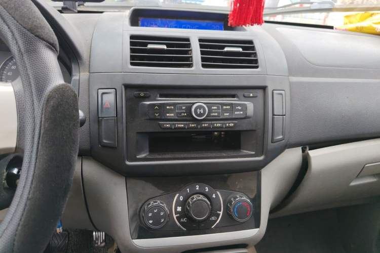 Used BAIC Weiwang M20 2013 1.5L Power Type BJ415A Audio And AC Panel