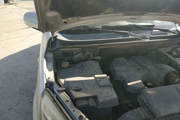 Used BAIC Weiwang M20 2013 1.5L Prestige Version BJ415B Engine Bay Right