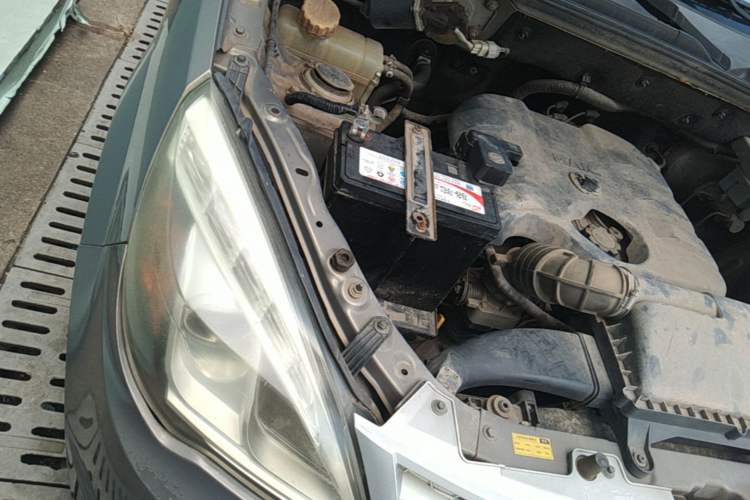 Used BAIC Weiwang M20 2013 1.5L Power Type BJ415A Engine Bay Right
