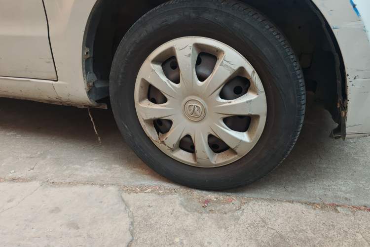 Used BAIC Weiwang M20 2013 1.5L Power Type BJ415A Right Front Wheel Hub