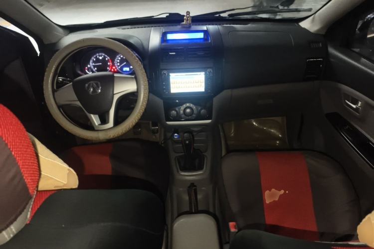 Used BAIC Weiwang M20 2014 1.5L practical type BJ415A Center Console