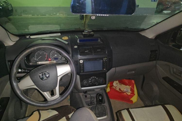 Used BAIC Weiwang M20 2014 1.5L practical type BJ415A Center Console
