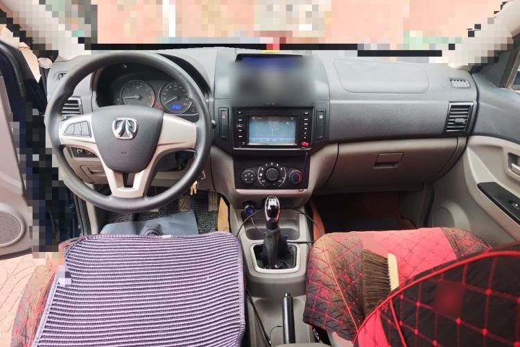 Used BAIC Weiwang M20 2014 1.5L Comfort Version BJ415B Center Console