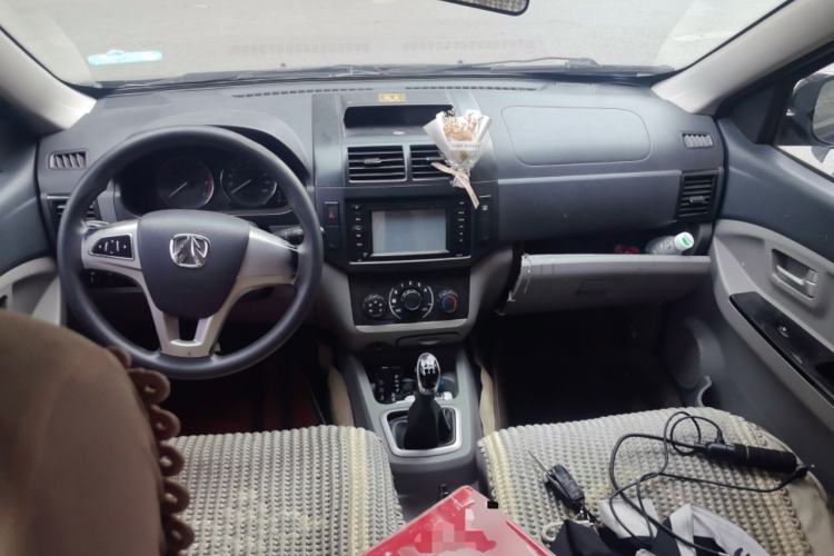 Used BAIC Weiwang M20 2014 1.5L Comfort Version BJ415B Center Console