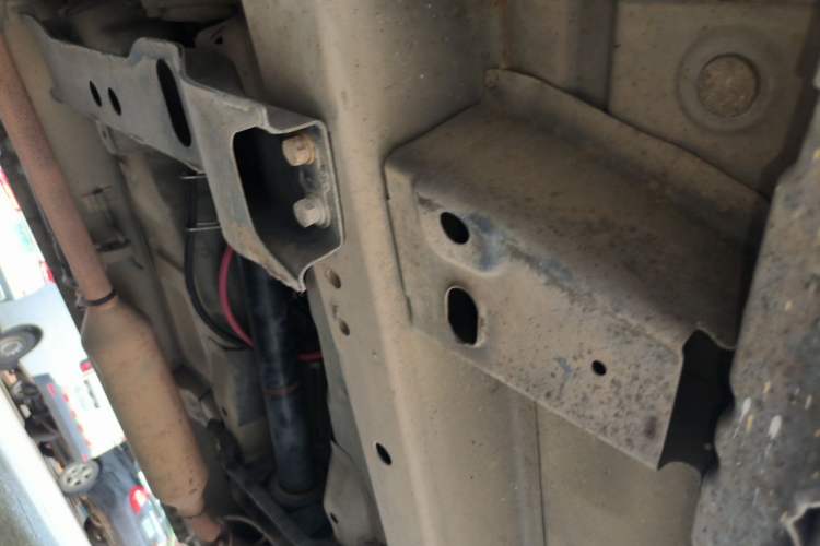 Used BAIC Weiwang M20 2014 1.5L practical type BJ415A Chassis Front Left