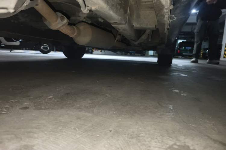 Used BAIC Weiwang M20 2014 1.5L practical type BJ415A Chassis Rear Right