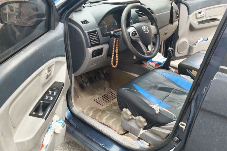Used BAIC Weiwang M20 2014 1.5L Comfort Version BJ415B Driver Seat