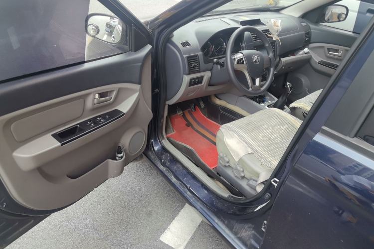 Used BAIC Weiwang M20 2014 1.5L Comfort Version BJ415B Driver Seat