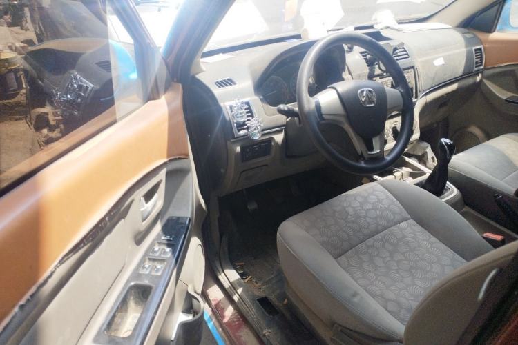 Used BAIC Weiwang M20 2014 1.5L practical type BJ415A Driver Seat