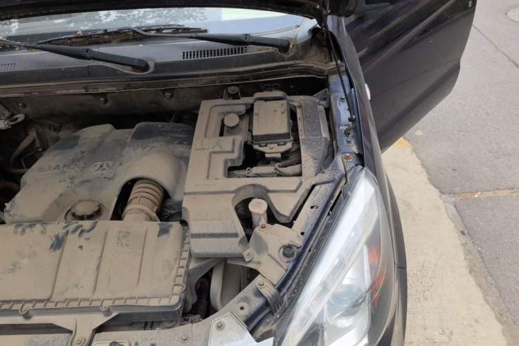 Used BAIC Weiwang M20 2014 1.5L Comfort Version BJ415B Engine Bay Left