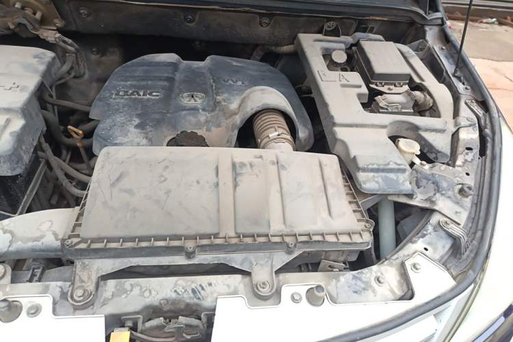 Used BAIC Weiwang M20 2014 1.5L Basic Version BJ415B Engine Bay Left