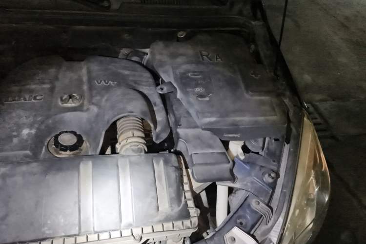 Used BAIC Weiwang M20 2014 1.5L Comfort Version BJ415B Engine Bay Left