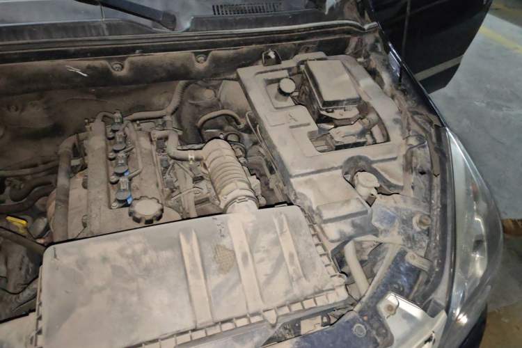 Used BAIC Weiwang M20 2014 1.5L Basic Version BJ415B Engine Bay Left