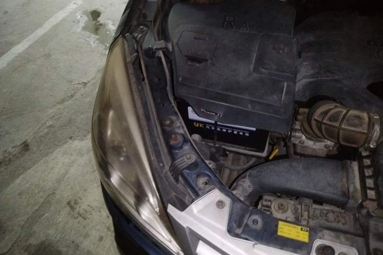Used BAIC Weiwang M20 2014 1.5L practical type BJ415A Engine Bay Right