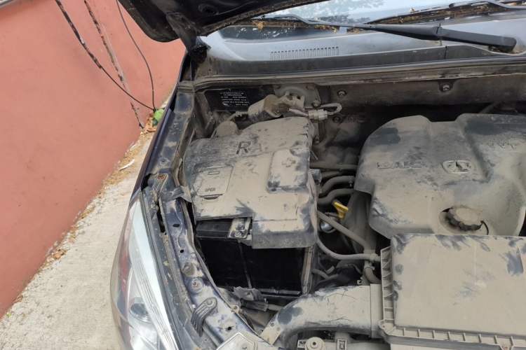 Used BAIC Weiwang M20 2014 1.5L Comfort Version BJ415B Engine Bay Right