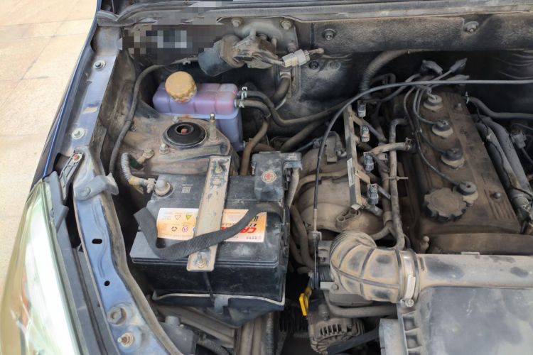 Used BAIC Weiwang M20 2014 1.5L practical type BJ415A Engine Bay Right