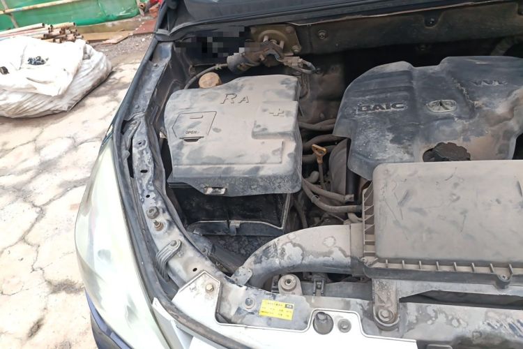 Used BAIC Weiwang M20 2014 1.5L Basic Version BJ415B Engine Bay Right