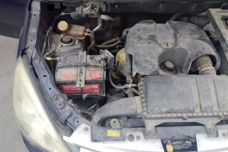 Used BAIC Weiwang M20 2014 1.5L Comfort Version BJ415B Engine Bay Right