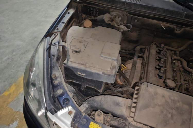 Used BAIC Weiwang M20 2014 1.5L Basic Version BJ415B Engine Bay Right