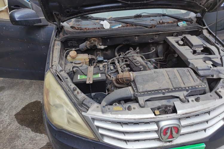 Used BAIC Weiwang M20 2014 1.5L practical type BJ415A Engine Bay Right