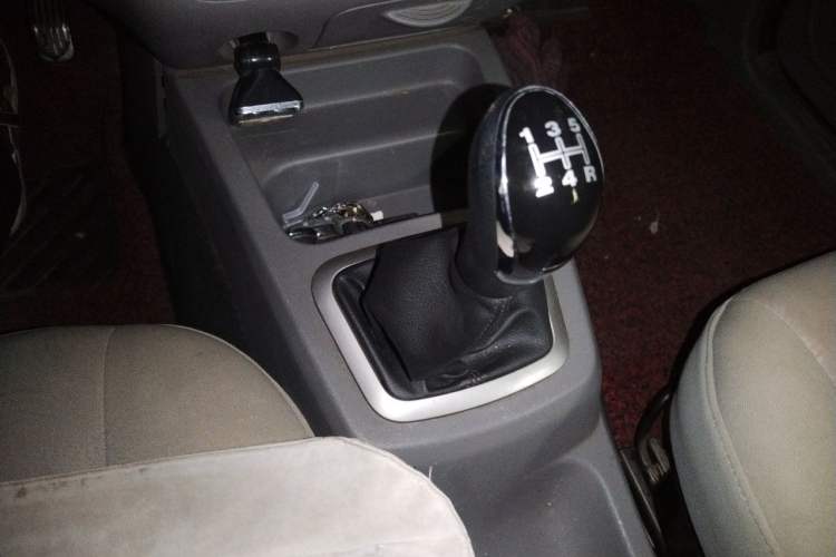 Used BAIC Weiwang M20 2014 1.5L practical type BJ415A Gear Lever