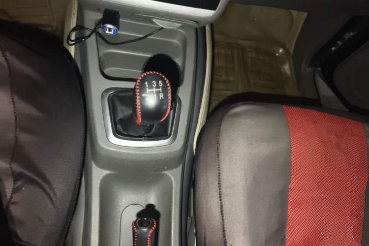 Used BAIC Weiwang M20 2014 1.5L practical type BJ415A Gear Lever