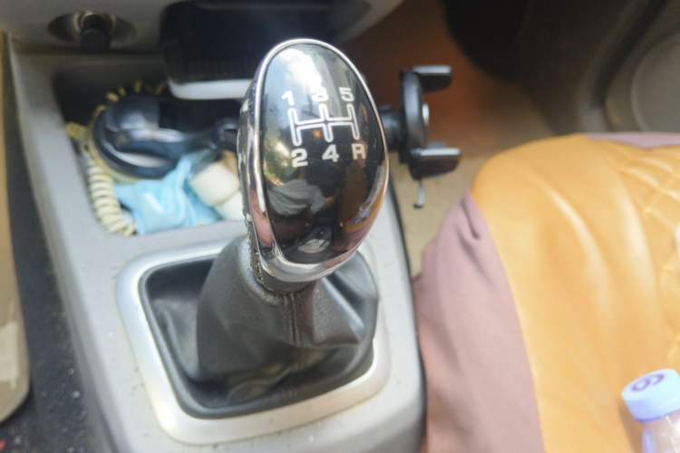 Used BAIC Weiwang M20 2014 1.5L practical type BJ415A Gear Lever