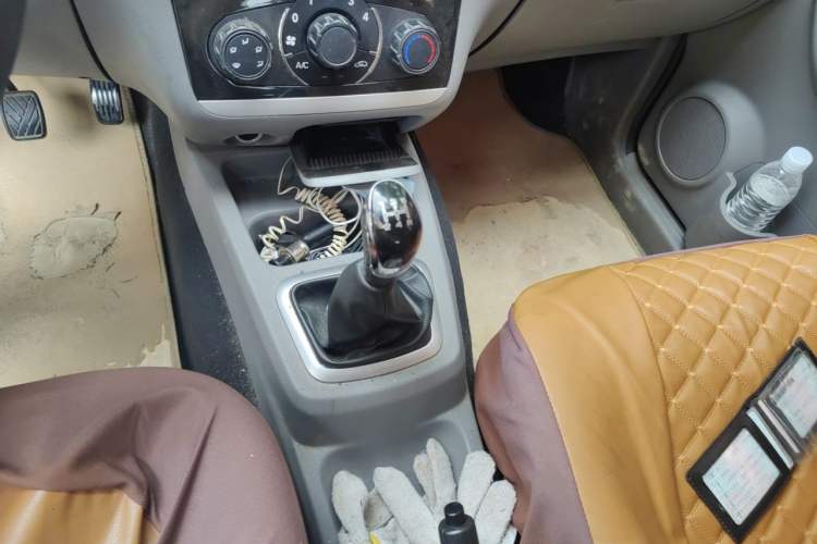 Used BAIC Weiwang M20 2014 1.5L practical type BJ415A Gear Lever