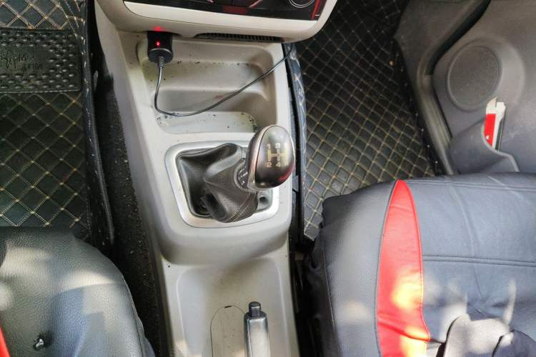 Used BAIC Weiwang M20 2014 1.5L practical type BJ415A Gear Lever