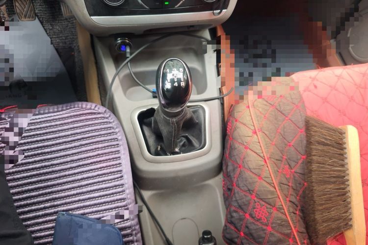 Used BAIC Weiwang M20 2014 1.5L Comfort Version BJ415B Gear Lever
