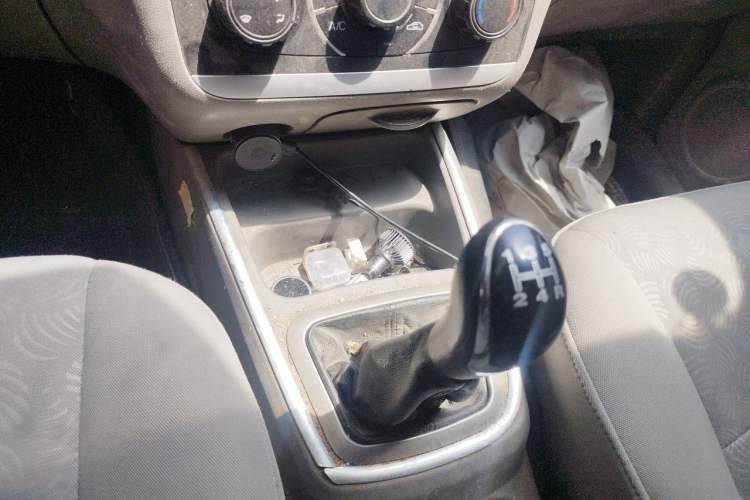 Used BAIC Weiwang M20 2014 1.5L practical type BJ415A Gear Lever