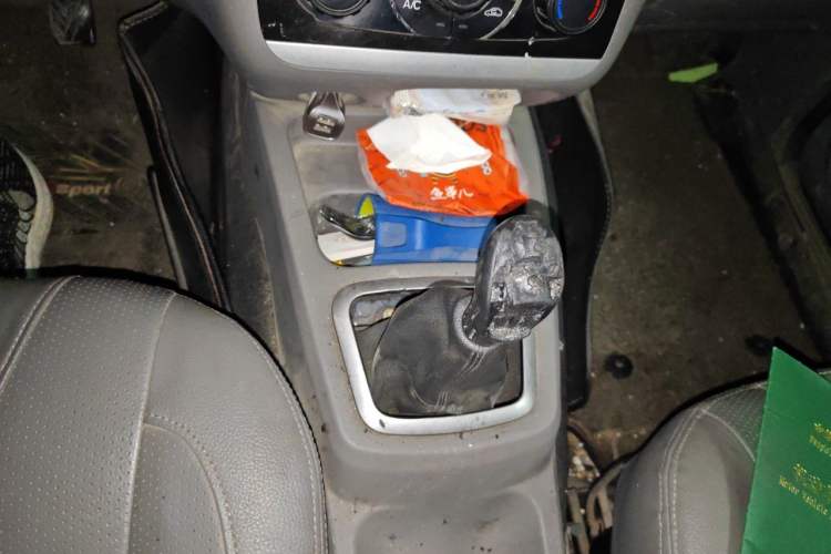 Used BAIC Weiwang M20 2014 1.5L Basic Version BJ415B Gear Lever
