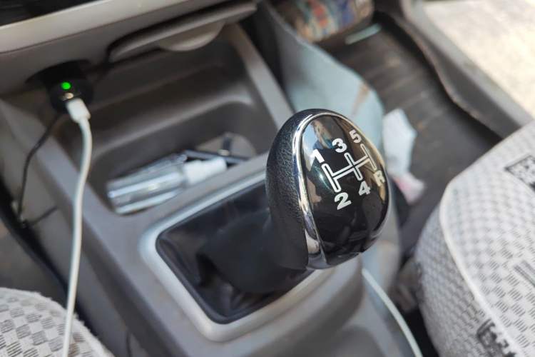 Used BAIC Weiwang M20 2014 1.5L practical type BJ415A Gear Lever