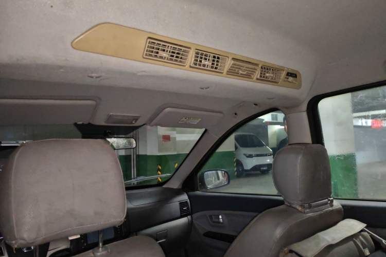 Used BAIC Weiwang M20 2014 1.5L Basic Version BJ415B Headliner