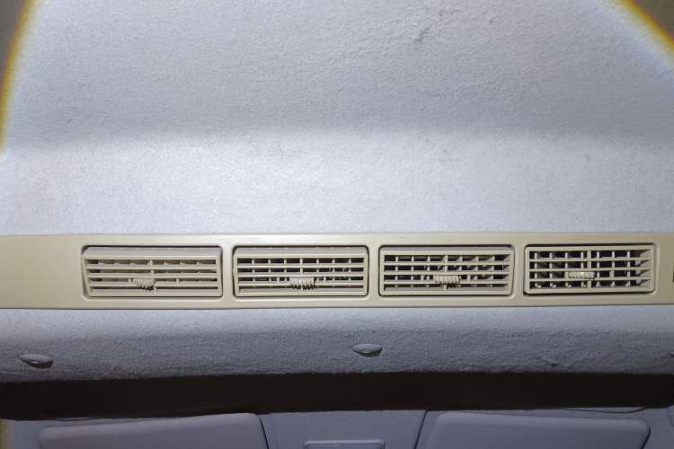 Used BAIC Weiwang M20 2014 1.5L Standard Version BJ415B Headliner