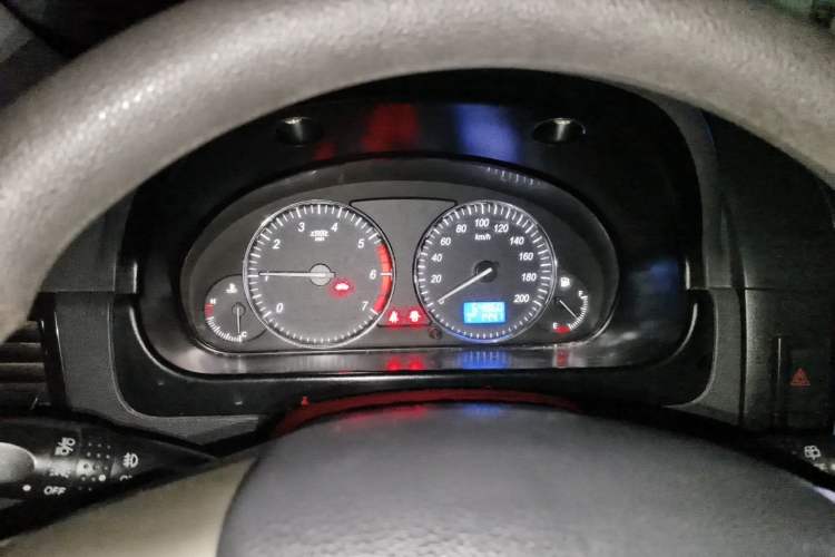 Used BAIC Weiwang M20 2014 1.5L Comfort Version BJ415B Instrument Cluster