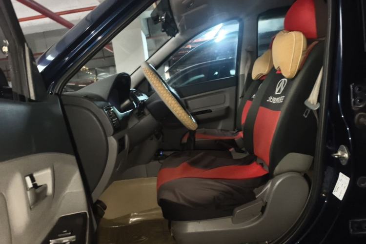 Used BAIC Weiwang M20 2014 1.5L practical type BJ415A Left Front Seat