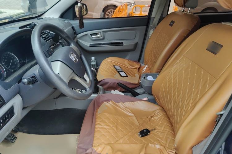 Used BAIC Weiwang M20 2014 1.5L practical type BJ415A Left Front Seat