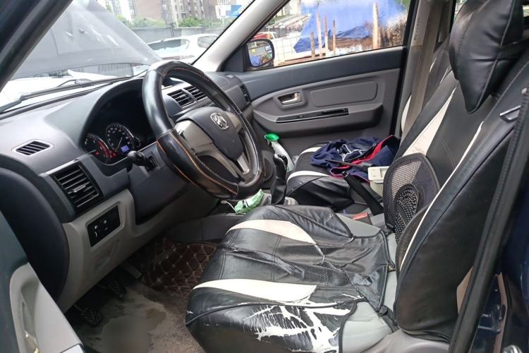 Used BAIC Weiwang M20 2014 1.5L Basic Version BJ415B Left Front Seat