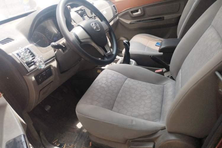 Used BAIC Weiwang M20 2014 1.5L practical type BJ415A Left Front Seat