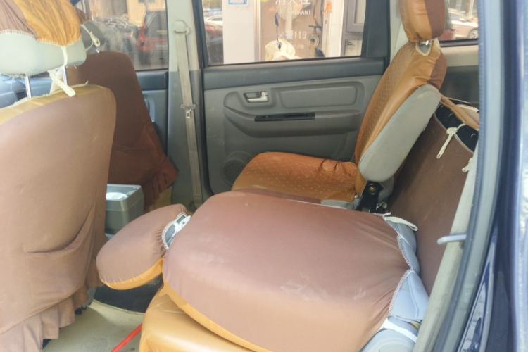 Used BAIC Weiwang M20 2014 1.5L practical type BJ415A Left Rear Seat