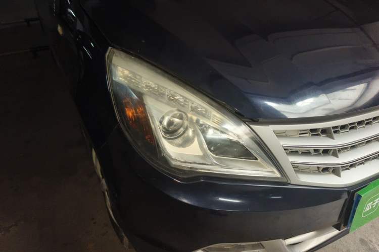 Used BAIC Weiwang M20 2014 1.5L practical type BJ415A Right Front Headlight