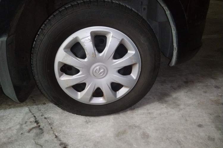 Used BAIC Weiwang M20 2014 1.5L practical type BJ415A Right Front Wheel Hub