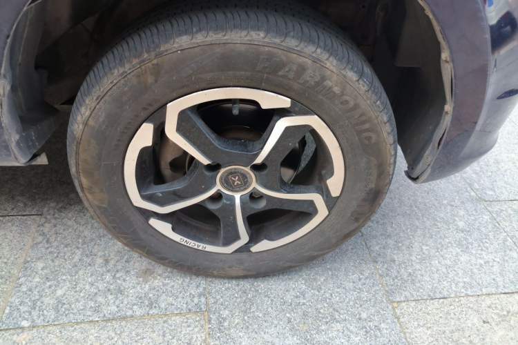 Used BAIC Weiwang M20 2014 1.5L practical type BJ415A Right Front Wheel Hub