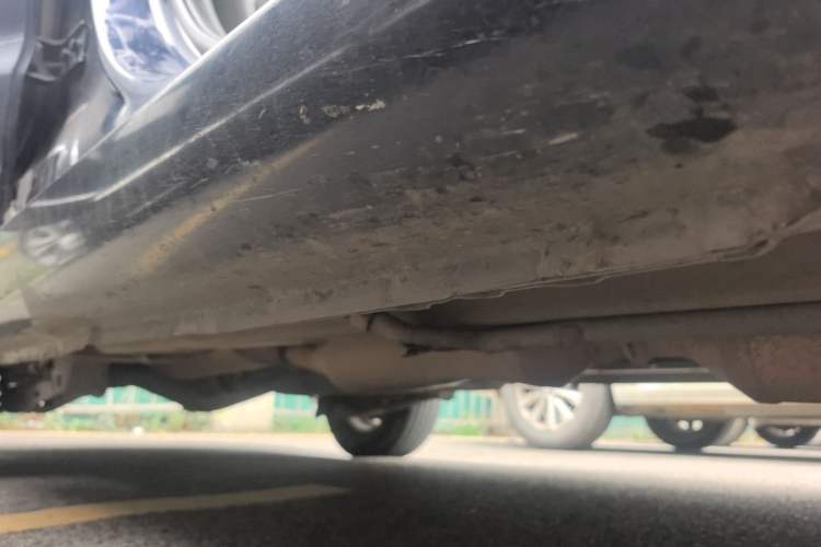 Used BAIC Weiwang M20 2014 1.5L Comfort Version BJ415B Right Side Sill