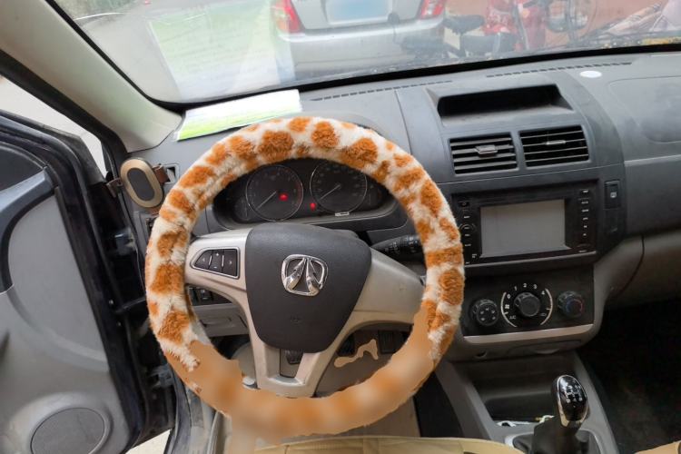 Used BAIC Weiwang M20 2014 1.5L Comfort Version BJ415B Steering Wheel