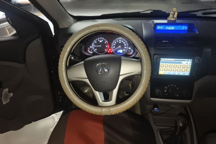 Used BAIC Weiwang M20 2014 1.5L practical type BJ415A Steering Wheel
